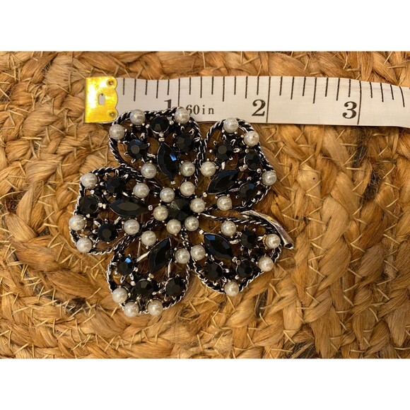 Flower Dogwood Flower Onyx Rhinestone Pearls Vintage Silver Brooch Pin V-6623 - Picture 6 of 6